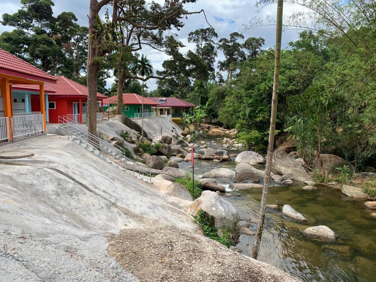Chalet Latip D'Ayer Itam Hotel Kampong Ayer Hitam  Exterior foto